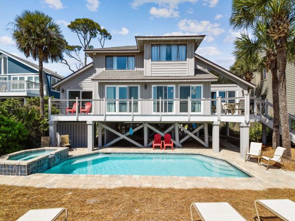 Hilton Head Four Bedroom Oceanfront Rental Sleeps 14