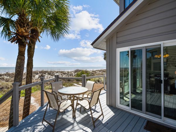 Hilton Head Four Bedroom Oceanfront Rental Sleeps 14