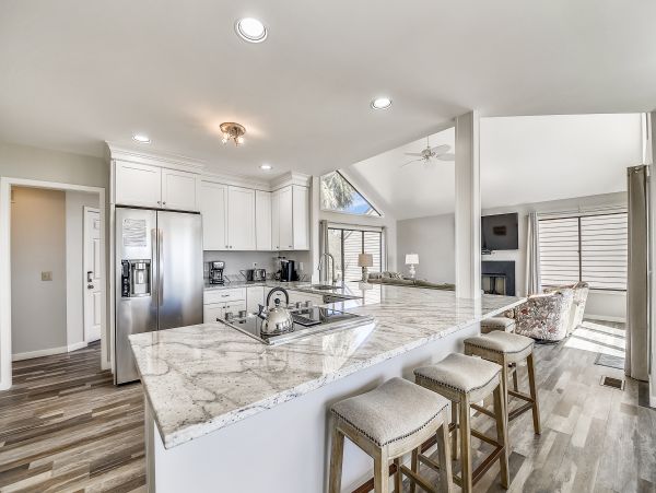 Hilton Head Four Bedroom Oceanfront Rental Sleeps 14