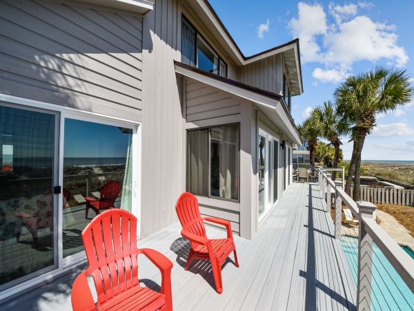 Hilton Head Four Bedroom Oceanfront Rental Sleeps 14