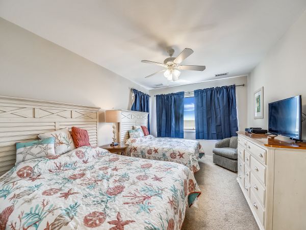 Hilton Head Four Bedroom Oceanfront Rental Sleeps 14