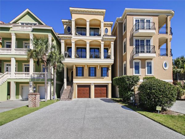 Hilton Head 4 Bdm Luxury Home Close to Bech & Indoor Pool