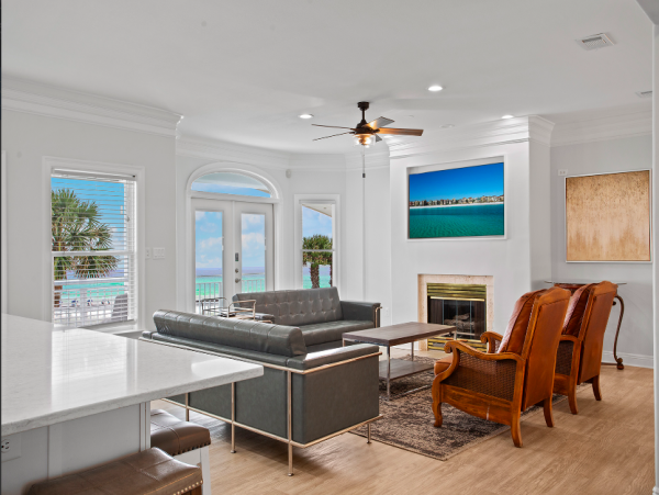 Luxurious Gulf-Front Retreat: A 5-Bedroom Oasis for 20 Guests in Miramar Beach