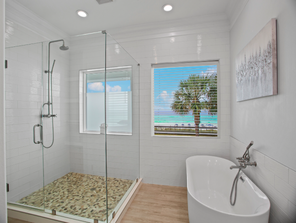 Luxurious Gulf-Front Retreat: A 5-Bedroom Oasis for 20 Guests in Miramar Beach