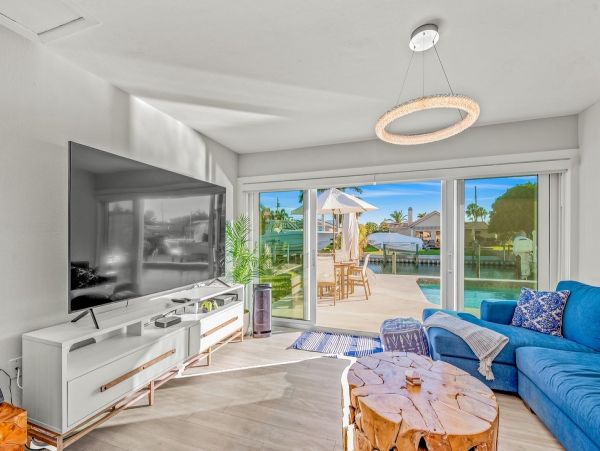 Modern Luxury Villa Canal Front in Holmes Beach 3 Bedrooms