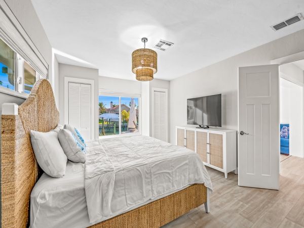 Modern Luxury Villa Canal Front in Holmes Beach 3 Bedrooms