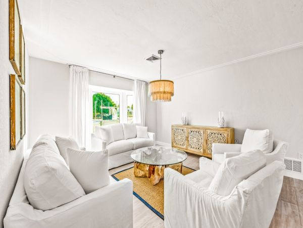 Modern Luxury Villa Canal Front in Holmes Beach 3 Bedrooms
