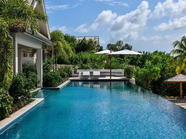 Antigua Barbuda Home 1001425