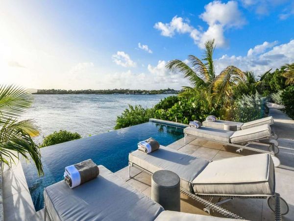 Antigua Barbuda Home 1001425