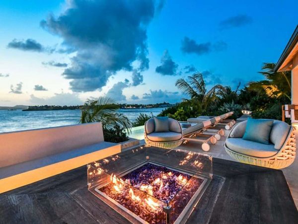 Antigua Barbuda Home 1001425