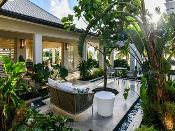 Antigua Barbuda Home 1001425