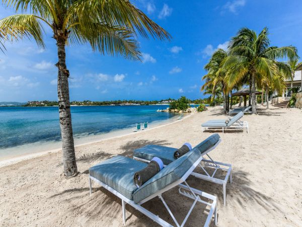 Antigua Barbuda Home 1001425