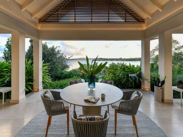 Antigua Barbuda Home 1001425