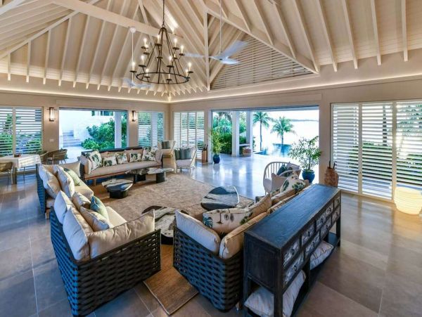 Antigua Barbuda Home 1001425