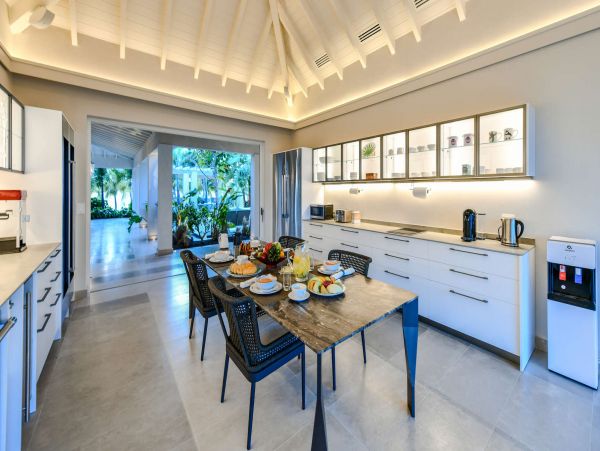 Antigua Barbuda Home 1001425