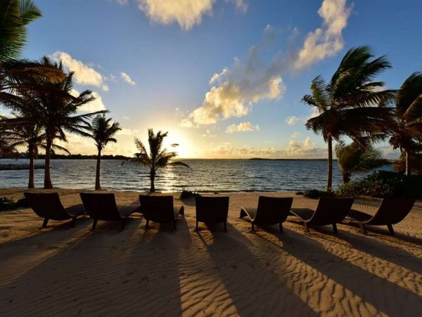 Antigua Barbuda Home 1001427