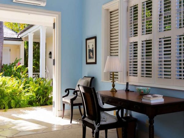 Antigua Barbuda Home 1001431