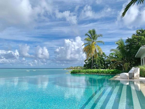 Antigua Barbuda Home 1001436