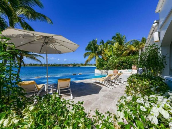Antigua Barbuda Home 1001444