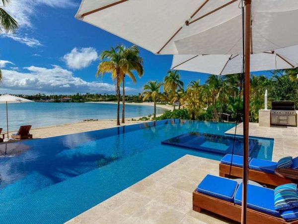 Antigua Barbuda Home 1001447