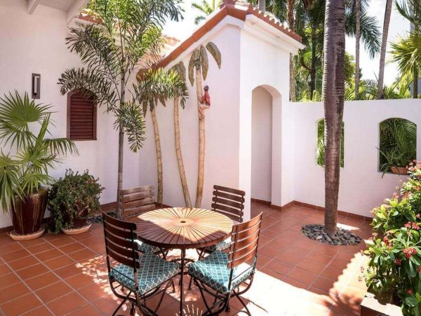Antigua Barbuda Home 1001450