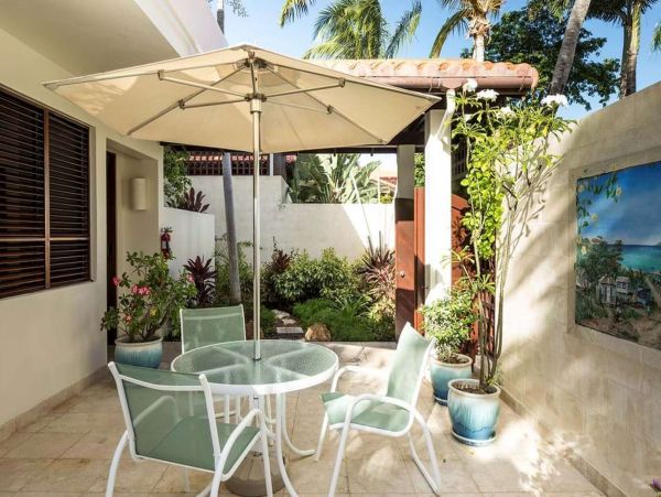 Antigua Barbuda Home 1001452