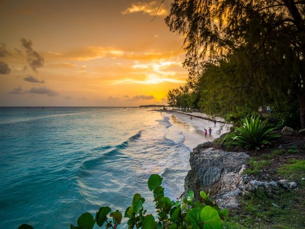 Barbados Vacation Home Eight Bedroom Walk to Beach