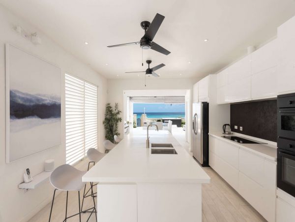 Luxury Beachfront with 5 Bedrooms in Barbados