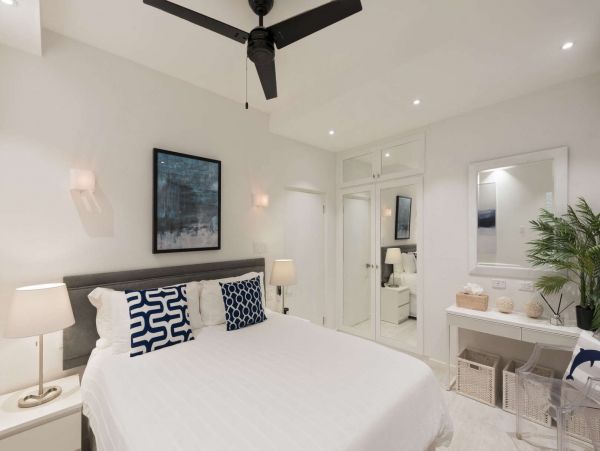 Luxury Beachfront with 5 Bedrooms in Barbados
