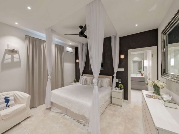 Luxury Beachfront with 5 Bedrooms in Barbados
