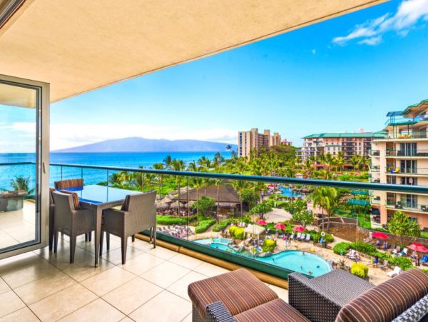 A Stunning Three Bedroom Lahaina Vacation Getaway Sleeps 8