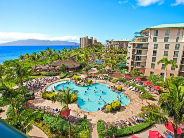 A Stunning Three Bedroom Lahaina Vacation Getaway Sleeps 8
