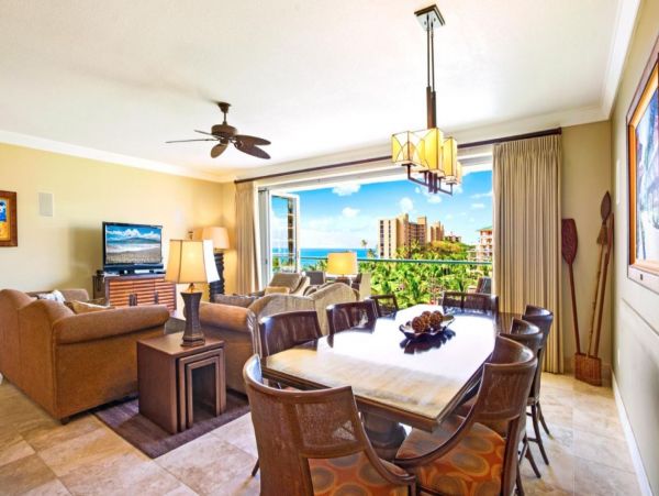 A Stunning Three Bedroom Lahaina Vacation Getaway Sleeps 8