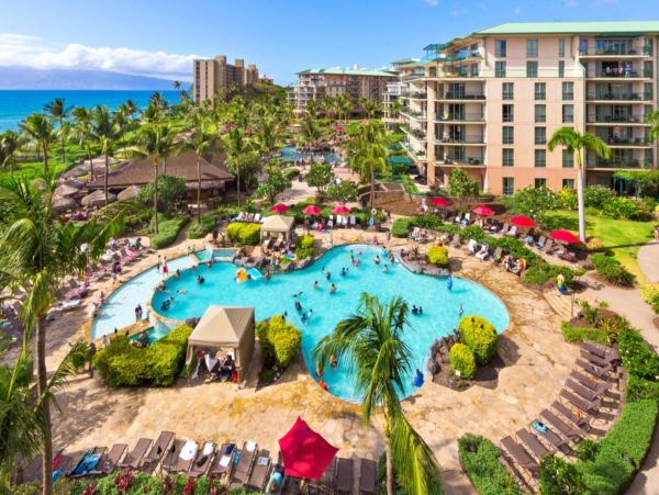 A Stunning Three Bedroom Lahaina Vacation Getaway Sleeps 8