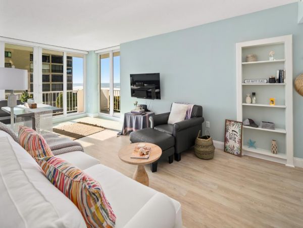 Marco Two Bedroom Condo Full Ocean Views & Community Pool