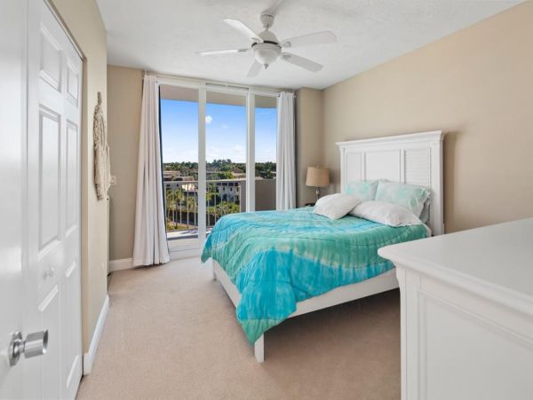 Marco Two Bedroom Condo Full Ocean Views & Community Pool