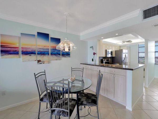 On Beach Marco Island Vacation Condo Sleeps Four Guests