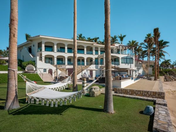 Los Cabos Beachfront Five Bedroom Vacation Rental Villa
