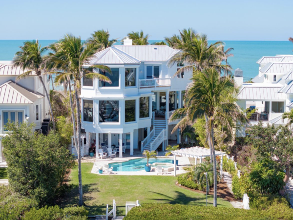 Bay to Gulf Luxury Five Bedroom Vacation Home with Pool