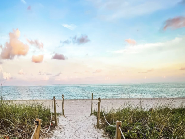 Bay to Gulf  Luxury Five Bedroom Vacation Home with Pool