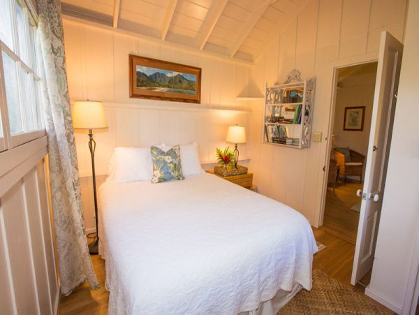 Charming Hanalei Bay 2-Bedroom Cottage with Mountain Views