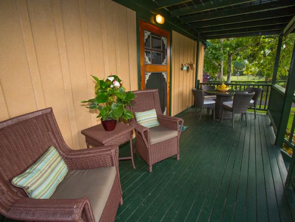 Charming Hanalei Bay 2-Bedroom Cottage with Mountain Views