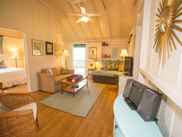 Charming Hanalei Bay 2-Bedroom Cottage with Mountain Views