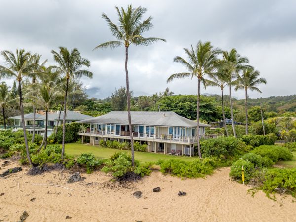 Oceanfront 4 bedroom Oasis