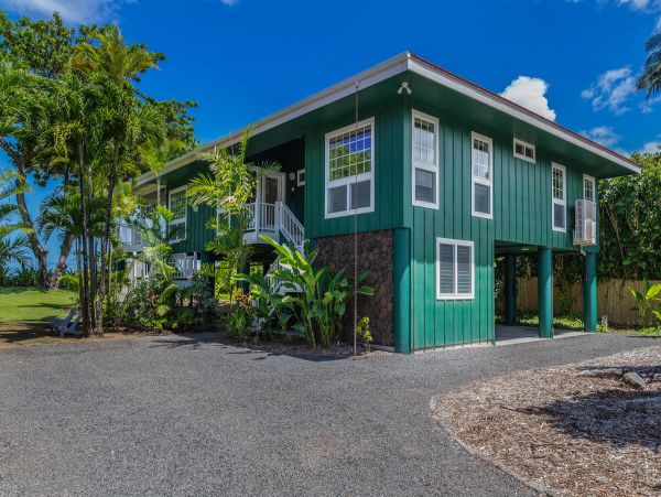 Oceanfront Kilauea Vacation Home Three Bedroom