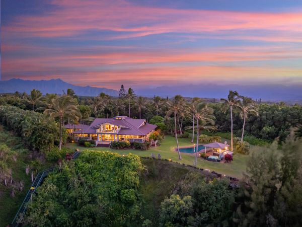 Kauai Vacation Rentals - Luxury Oceanfront Estate in Kilauea