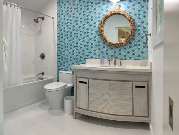 Oceanfront Lovely Vacation Villa in Princeville Sleeps 8