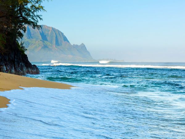 Oceanfront Lovely Vacation Villa in Princeville Sleeps 8