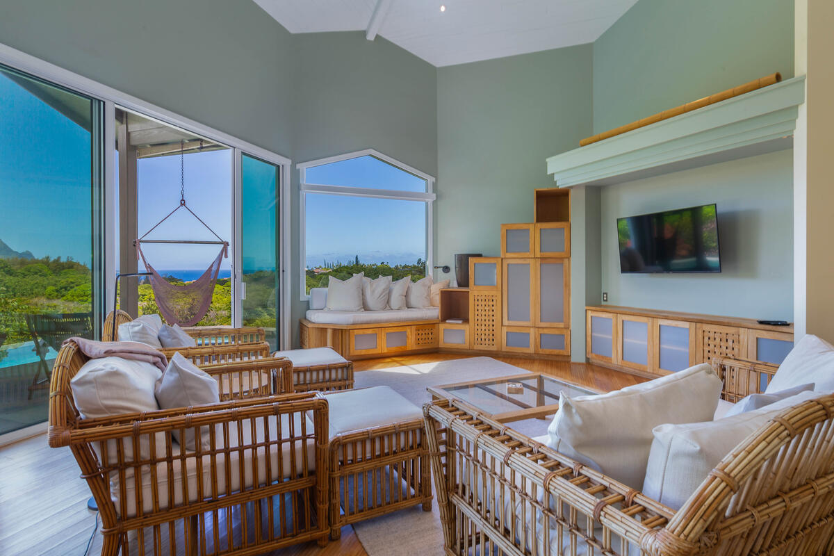 Princeville Vacation Home Two Bedrooms + Den with Pool