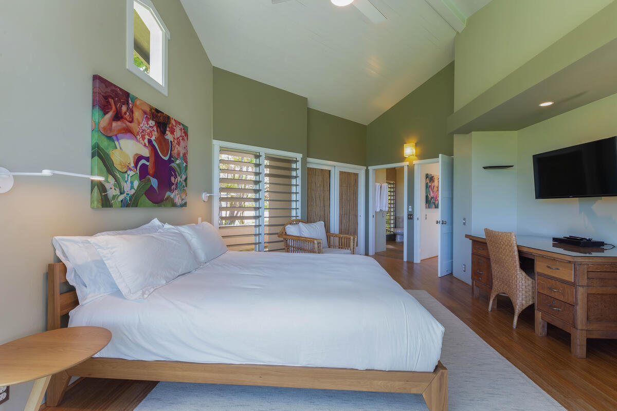 Princeville Vacation Home Two Bedrooms + Den with Pool
